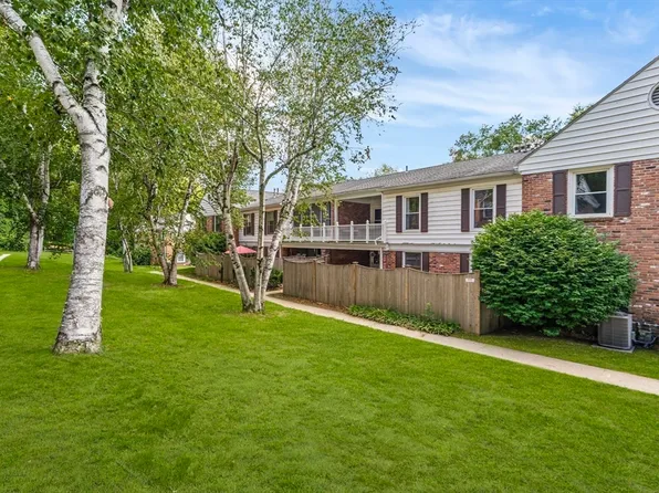 30 Halifax Ct APT G, Springfield, MA 01108
