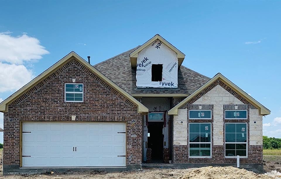 1st image of 106 Comal Dr