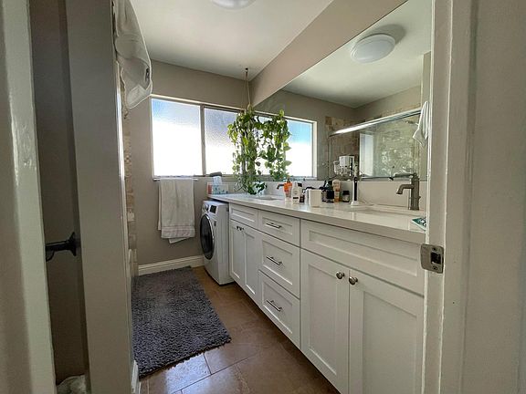 3rd image of 1427 N Fuller Ave APT 5