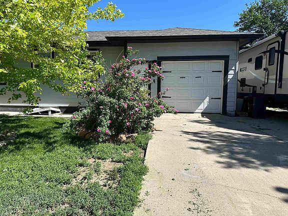 2nd image of 2301 E D St