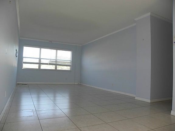 Huge living room tile floors