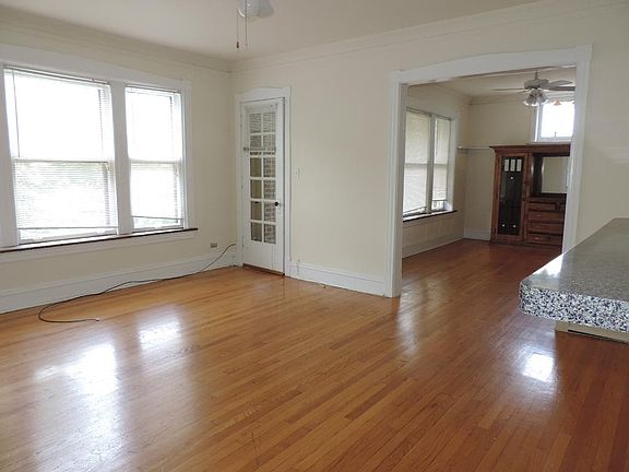 3rd image of 823 Elmwood Ave APT 2