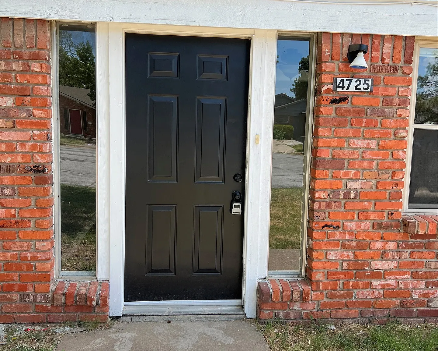 2 bed, 2.0 bath, 1467 sqft, $1,350 — Photo 2