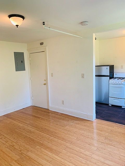 1st image of 412 9th St #6