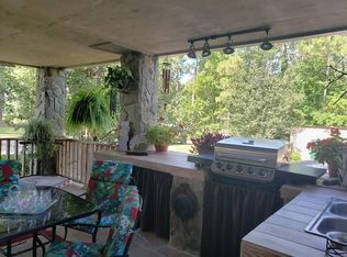 32 Brookins Rd, Hazlehurst, GA 31539