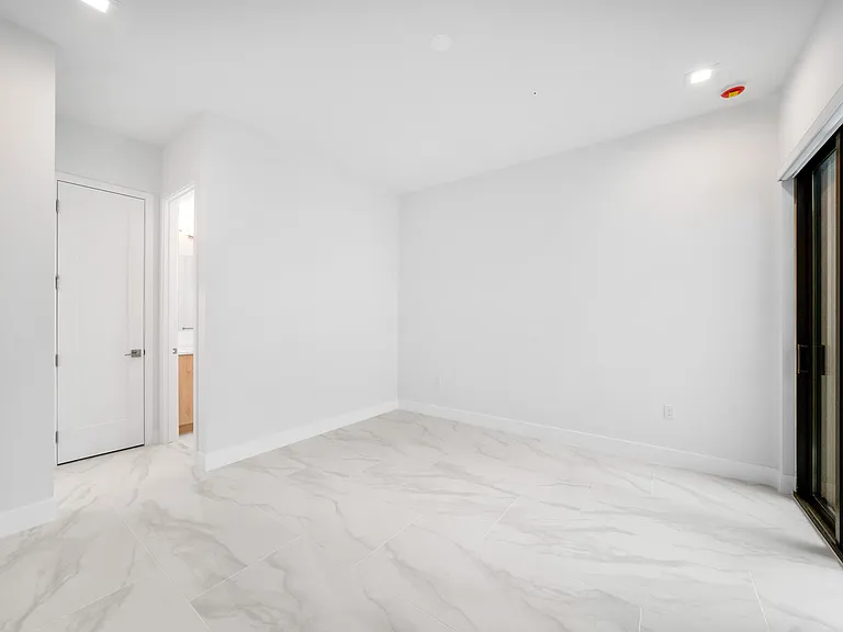 20262 Rosewood Garden Way — Photo 25