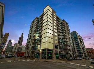 123 S Green St APT 402B, Chicago, IL 60607