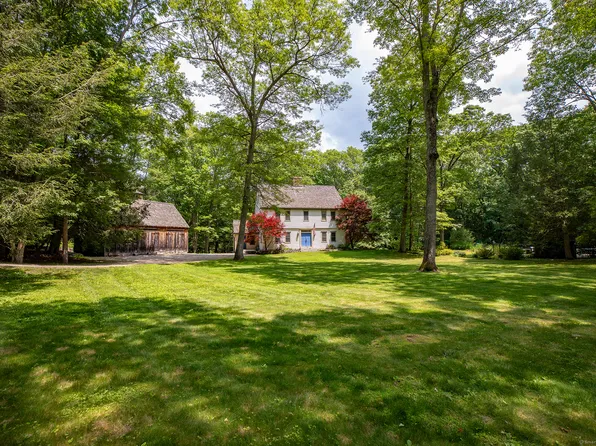 33 Sentry Hill Road, Roxbury, CT 06783