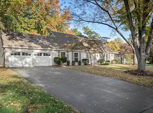 136 Ridgecrest Dr, Chesterfield, MO 63017