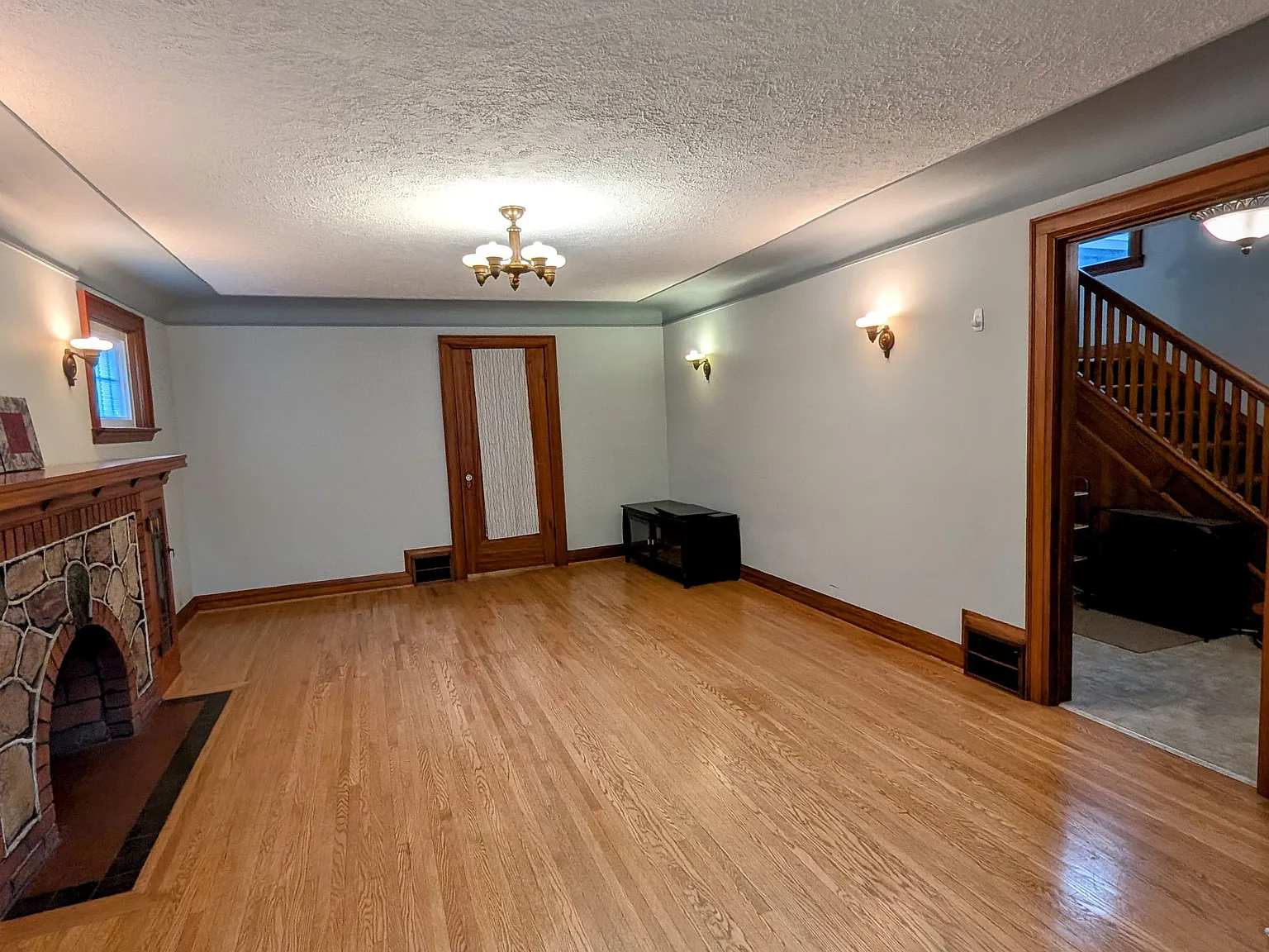 6 bed, $600 — Photo 4