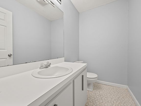 2nd image of 136 Conestoga Way #136