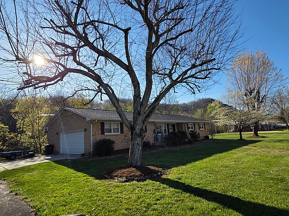 5th image of 906 Riverside Cir