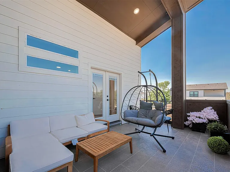 2909 Nagle St — Photo 34