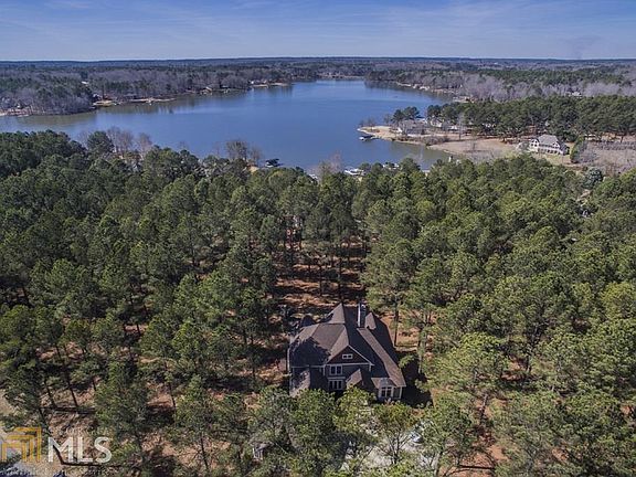 3rd image of 104 N Hidden Lake Dr