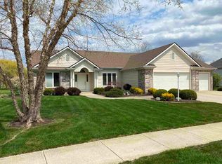 1215 Perry Lake Dr, Fort Wayne, IN 46845