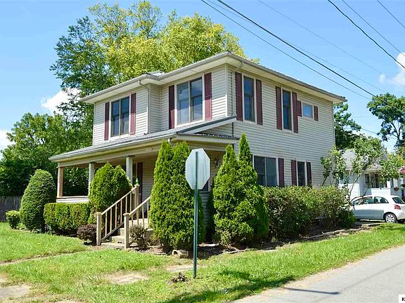 4th image of 1001 W Gambier St
