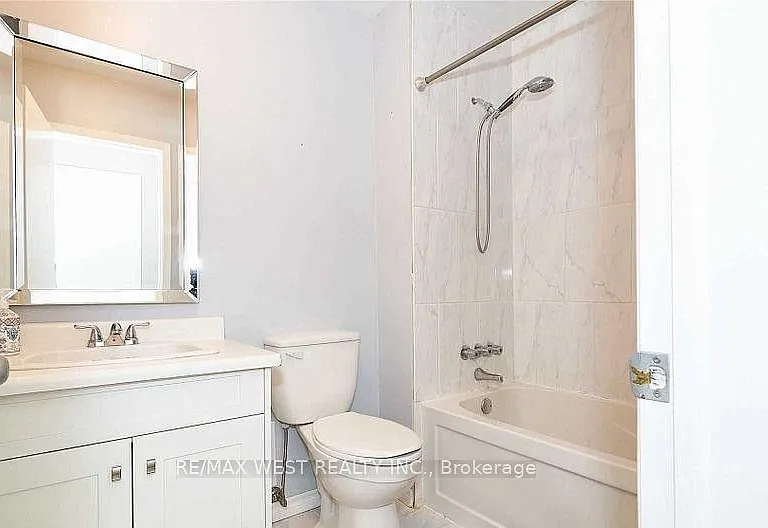 323 Centre St — Photo 15