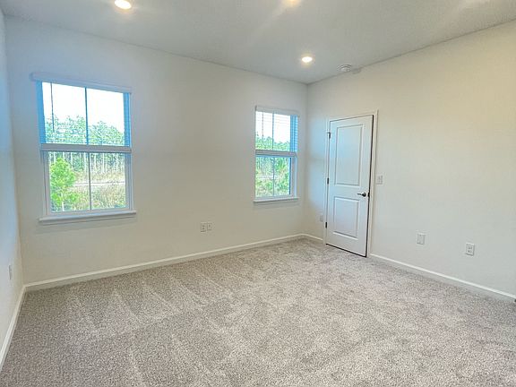 2nd image of 537 Brandon Lakes Dr #185