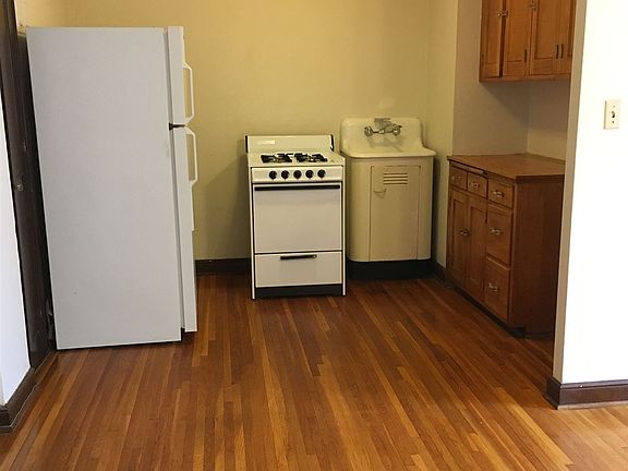 Charles 104 Kitchen