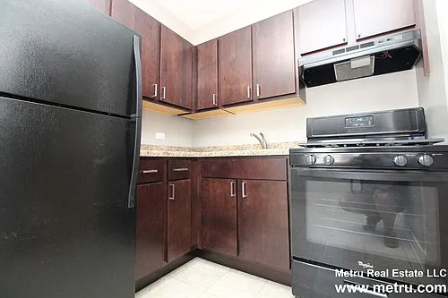 1340.5 W Argyle St #3W Photo 1