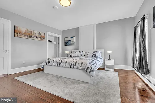 905 W Marshall St Photo 1