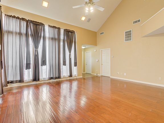 2428ParkCrestCt_H-17.jpg