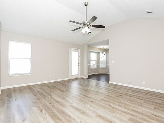 4th image of 1284 Saint Andrews Dr
