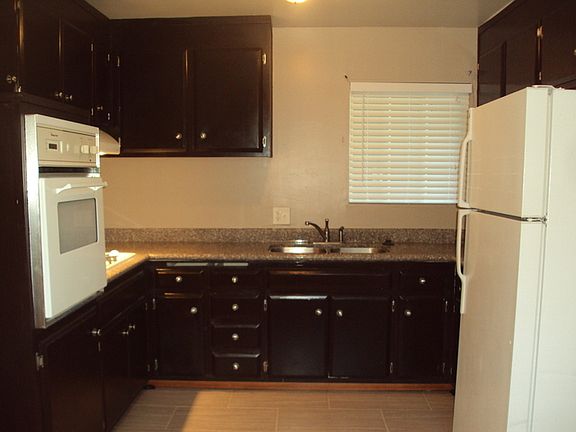 2nd image of 1015 Loyola Way