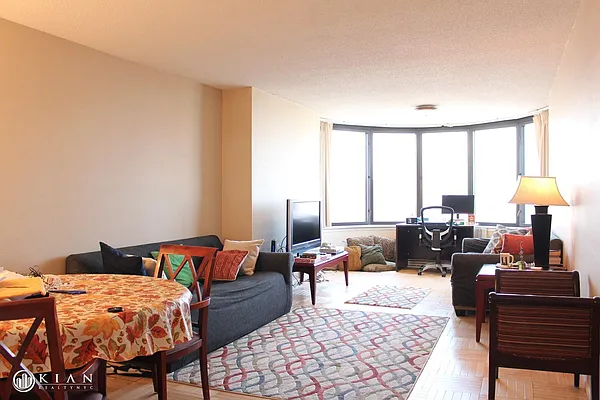Rented by Kian Realty | media 19