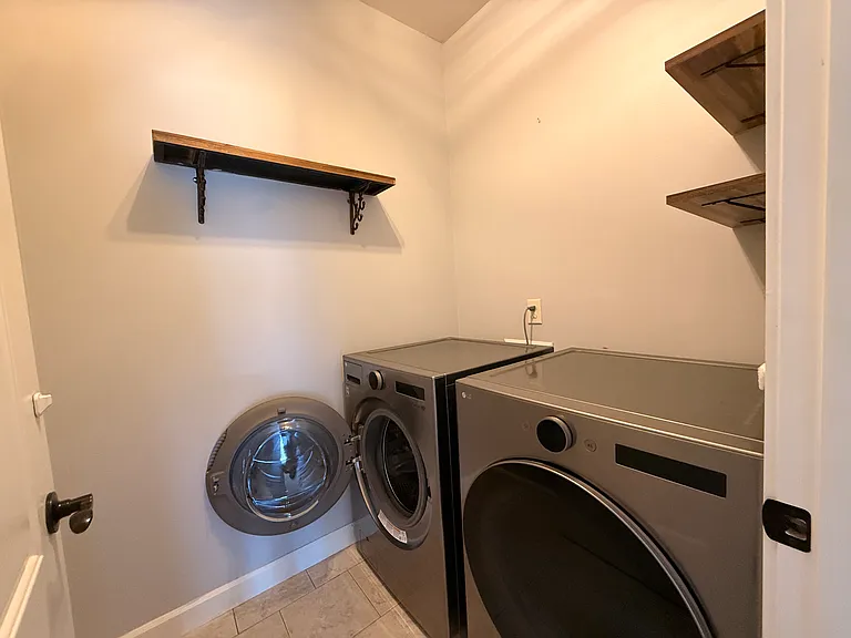 2626 NE Hawthorne Cir — Photo 19