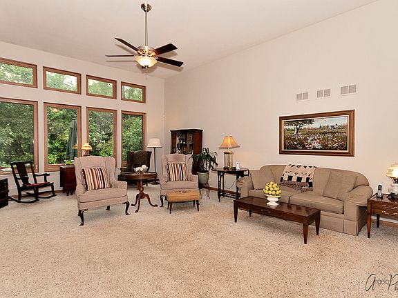 4th image of 713 Saddlewood Dr