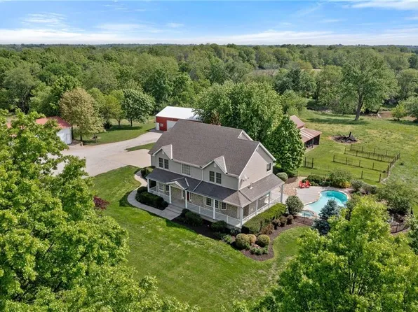 35559 Metcalf Rd, Louisburg, KS 66053