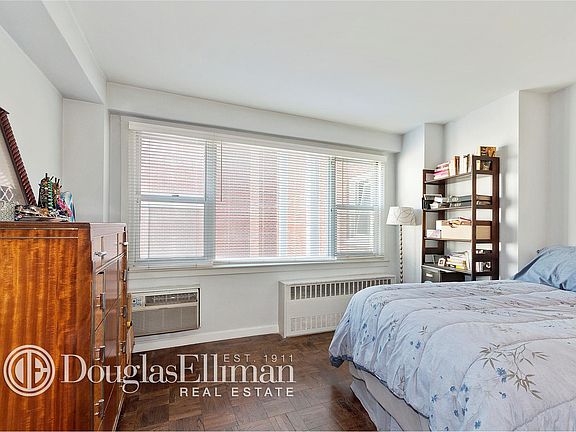4th image of 2 Charlton St APT 10M