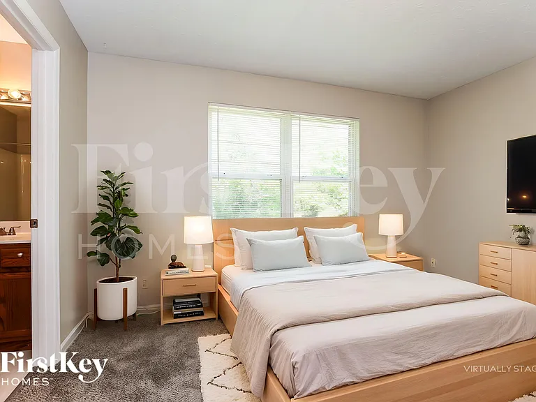 8218 Melrose Ln — Photo 10