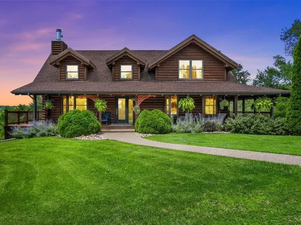 1192 Dylan Dr, Mount Vernon, IA 52314