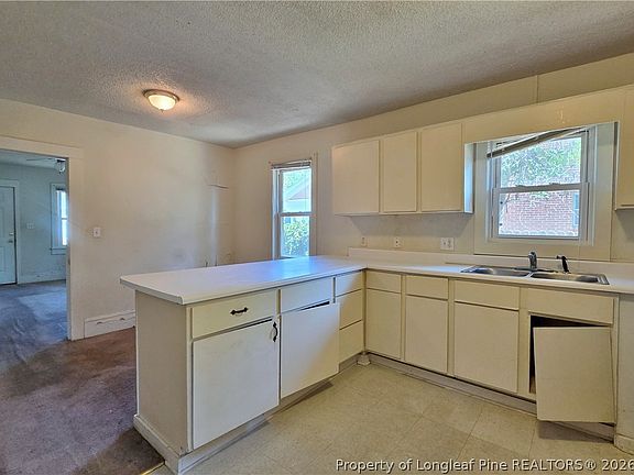 8th image of 1103 Branson St