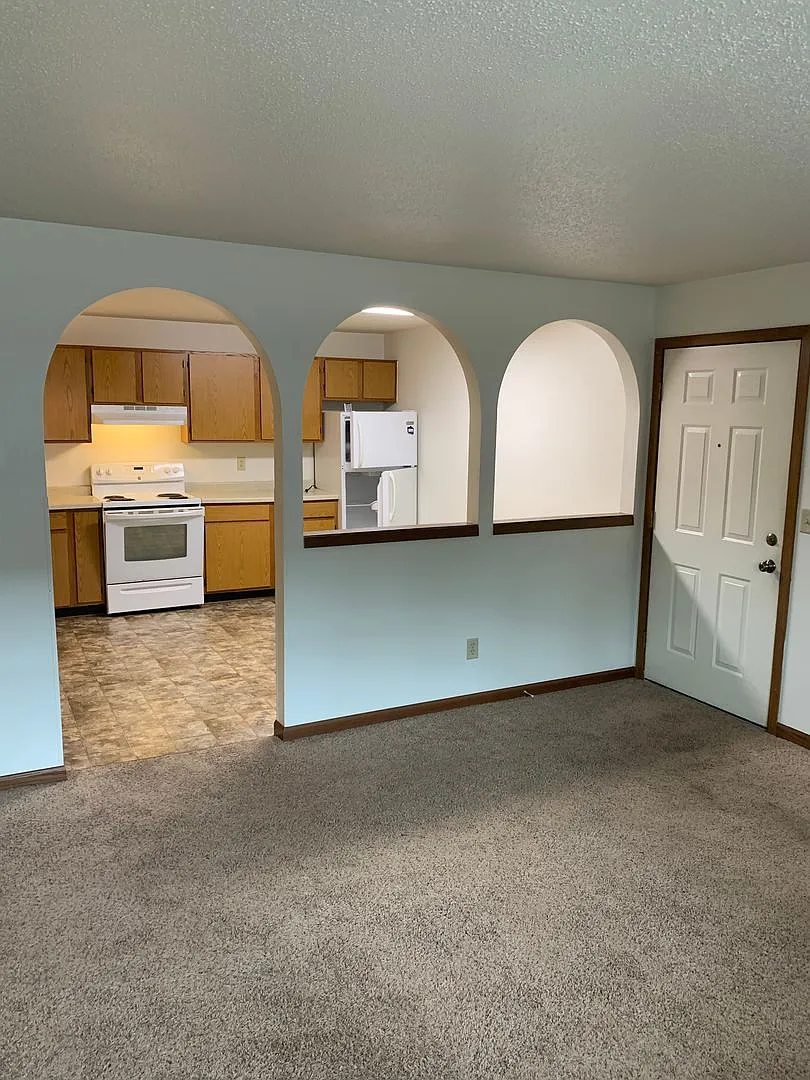 Building Photo - 927 Briar Ln