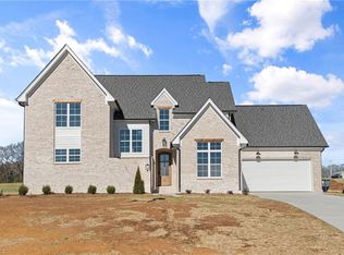 128 Orchard Grass Ct, Mocksville, NC 27028