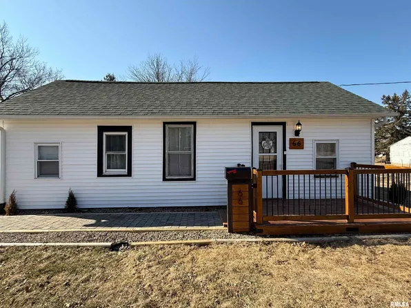 66 S Mill St, Farmington, IL 61531