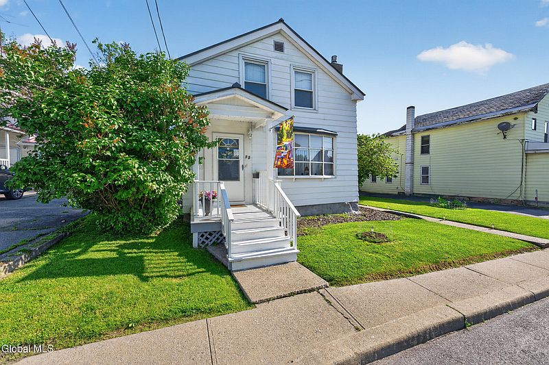 3rd image of 12 Boardman Street