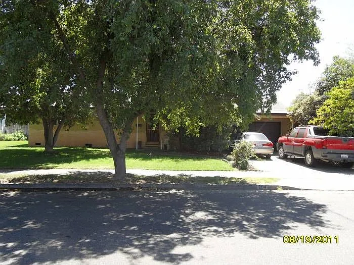 204 E Clinton Ave photo 1