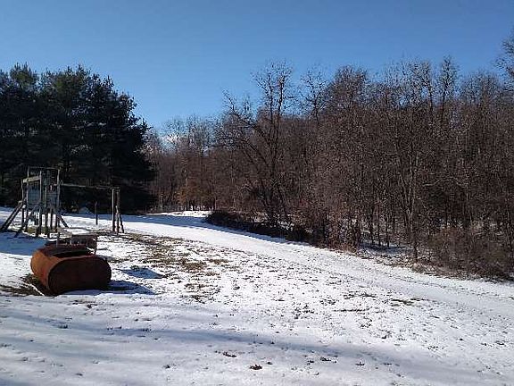 5th image of 136 Orchard Dr