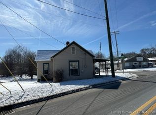 601 E Hackberry St, Salem, IN 47167