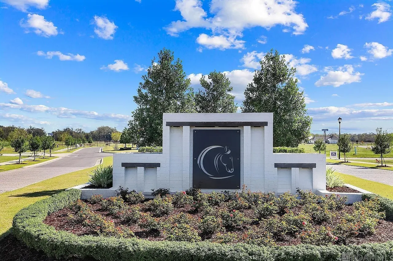 3 bed, 2.5 bath, 2227 sqft, $3,900 — Photo 1