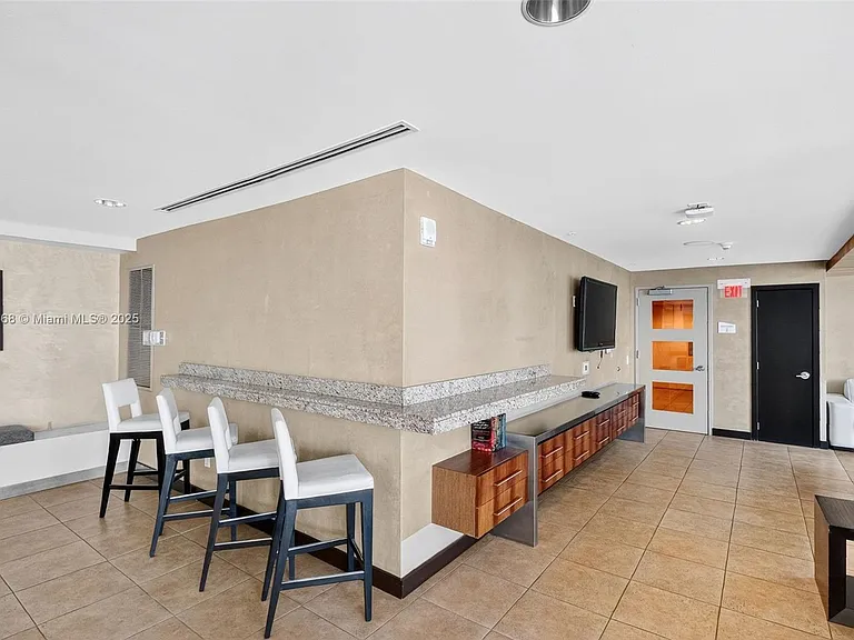 60 SW 13th St #15 — Photo 18