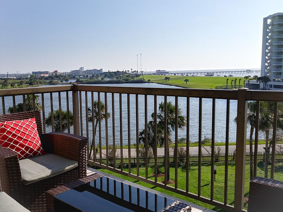 Balcony - beautiful view! 