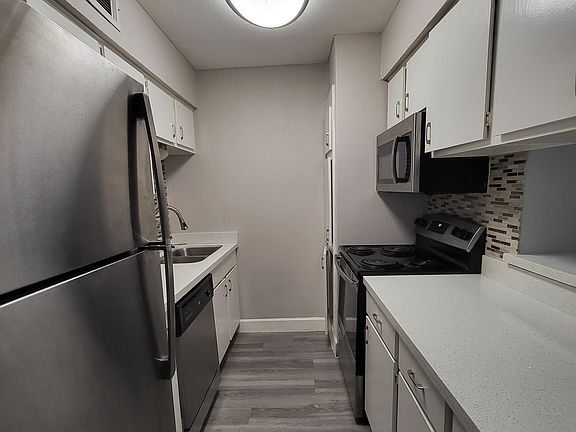 3rd image of 7120 San Mateo Blvd #246