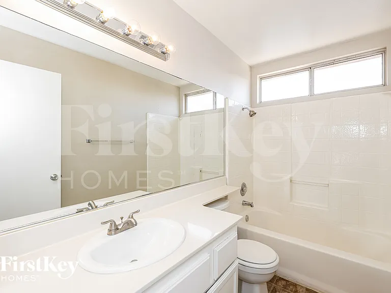 1683 Black Hills Way — Photo 16