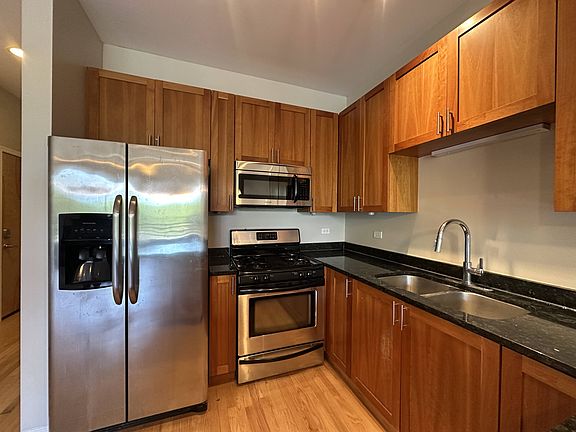 3rd image of 1500 N Damen Ave #B4n