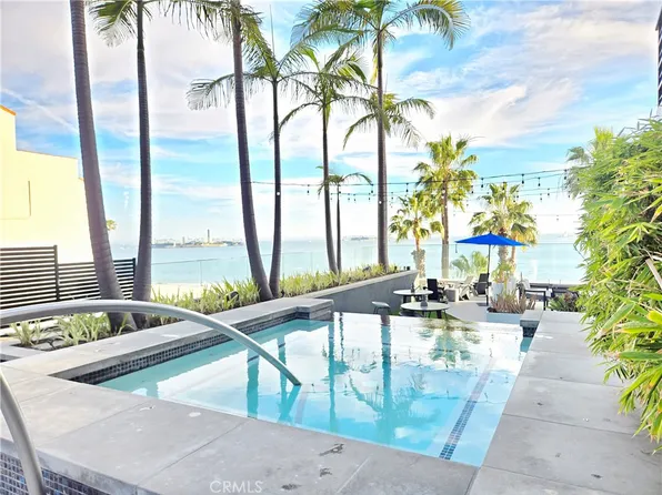 25 15th Pl, Long Beach, CA 90802